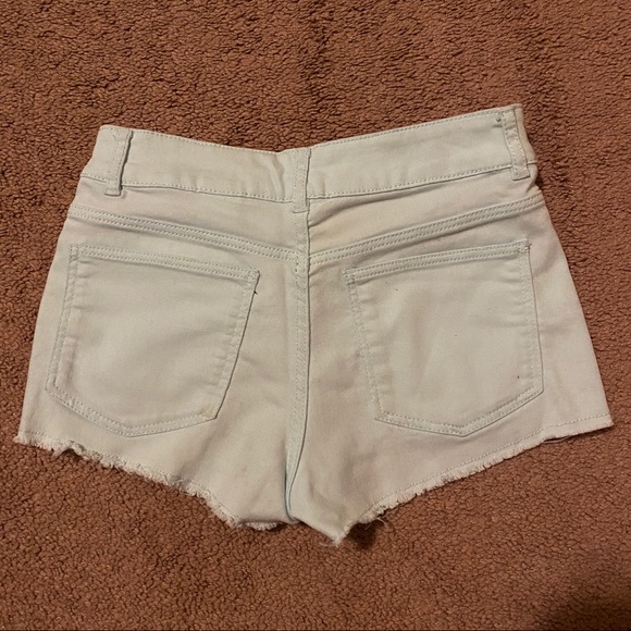 H&M mint shorts - Picture 3 of 4